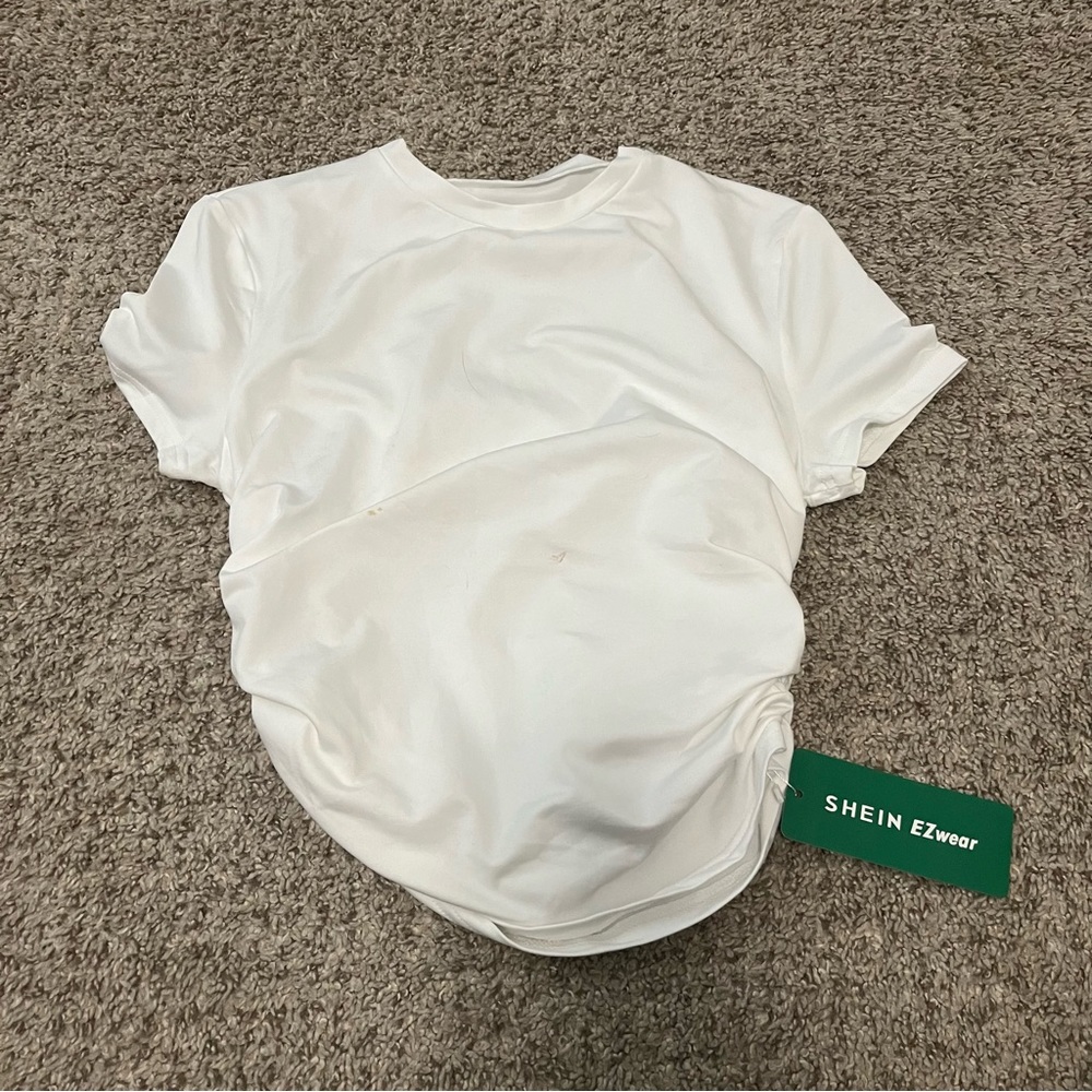 PLAIN WHITE TEE